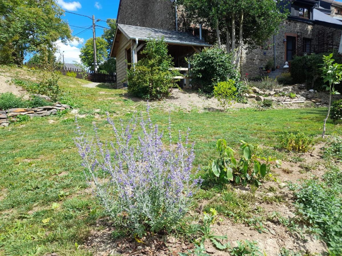 Отель La Bourgseigneurie Bourseigne-Vieille Экстерьер фото